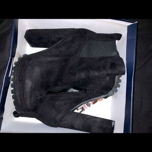 Toni 1 heeled booties Fashion Nova